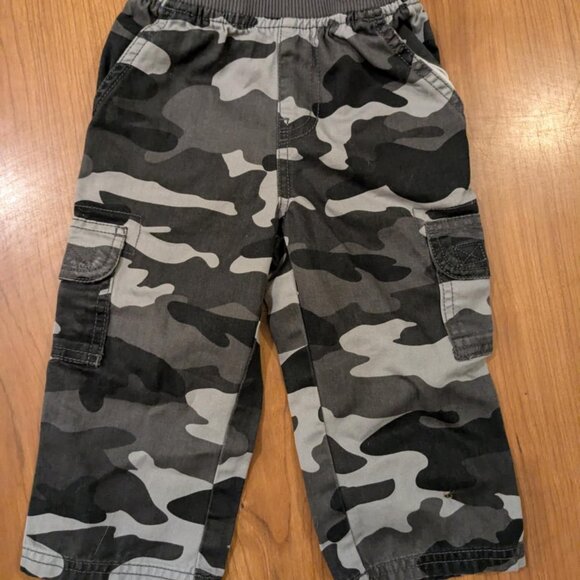 Toddler Boys 18-24 Months The Children's Place Gray Cargo Army Camouflage Pants - Picture 1 of 3